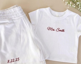 Conjunto de algodón con texto personalizado bordado, top corto minimalista de tirantes finos, camisola con nombre personalizado, regalo para ella.