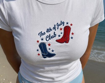 Geborduurd babyshirt van de 4th of July Club, patriottisch shirt met western cowboylaarzen, crop top in kustcowgirlstijl, cadeau voor haar
