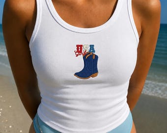 Canotta da cowboy ricamata con scritta USA Girl, graziosa canotta estiva patriottica da spiaggia, maglietta in stile cowgirl costiera per il 4 luglio, regalo per lei