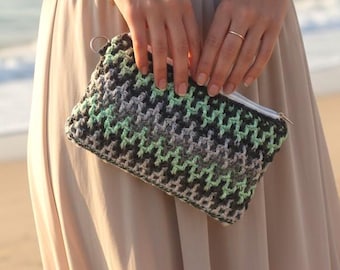 Chevron Crochet Cosmetic Bag, Handmade Makeup Zipper Pouch, Toiletry Bag, Summer Handbag, Beach Clutch, Travel Organizer, Versatile Pouch