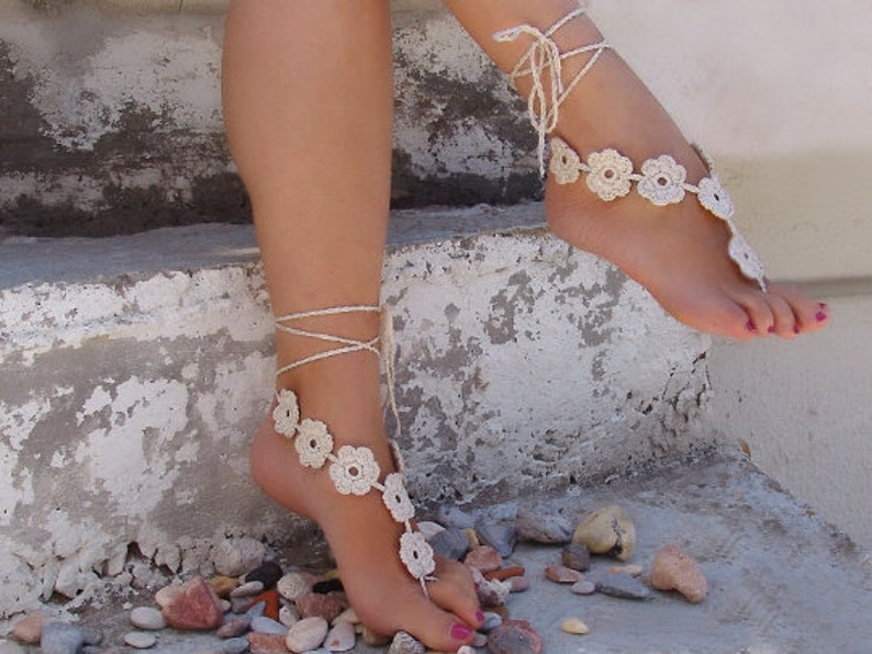 White flower barefoot Foot thong Bridal barefoot sandals Footless sandals Wedding foot jewelry Beach crochet anklet image 8