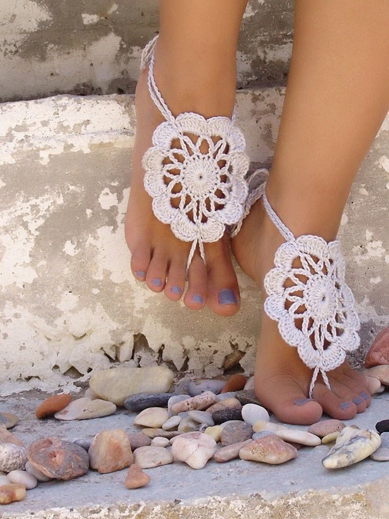 Flower lace barefoot sandals Crochet foot jewelry Footless sandals afbeelding 7