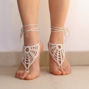 Ivory crochet barefoot sandals Bottomless sandals wedding Footless sandals Bridesmaid barefoot Crochet beach anklet image 3