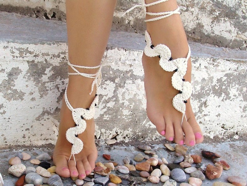 Cream barefoot sandals Soleless sandals for weddings Beach barefoot Crochet foot thong Footless sandals Bridal barefoot Wedding barefoot image 1