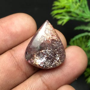 Cabujón de piedra solar iolita natural: gema en forma de pera para la fabricación de joyas (22x18x6 mm, 16,00 quilates) I-049