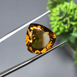 Natural Honey Quartz Cut Stone...Top Grade Honey Quartz...AAA Colour...15x15x8mm...9.50cts...Heart Shape