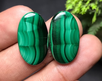 Natuurlijke malachiet cabochon: peer edelsteen voor het maken van sieraden (24 x 13 x 4 mm, 33,80 kt). MP-004