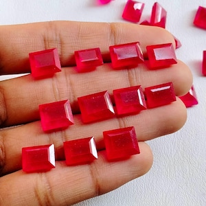 Pierres précieuses à facettes en jade rubis rouge naturel, pierre en vrac rouge foncé pour la fabrication de bijoux