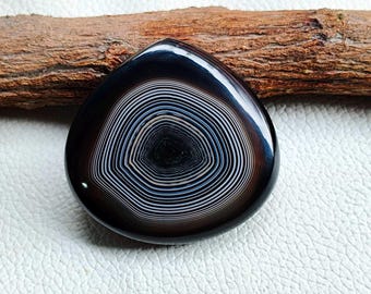 Cabochão de Ágata Listrada Preta em Formato de Gota, Qualidade AAA+, 130 Quilates (43x45x8MM)