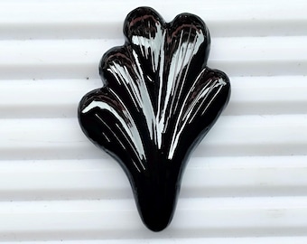 Handmade Black Onyx Leaf Carving, Fantasy Cut Gemstone (43x29x5 MM)