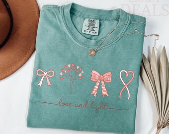 Camiseta con lazo y corazón de San Valentín, colores cómodos, camiseta para mujer con estampado de corazón y lazo romántico, regalo de San Valentín.