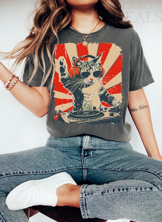 Cool DJ Cat T-Shirt, Funny Cat With Headphones Shirt, Trendy Kitty DJ Tee, Stylish Cat Lover Gift, DJ Cat Graphic Shirt Sweatshirt