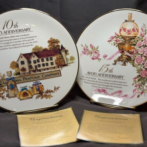 Borden 10e en 15e Avon-jubileum met certificaten