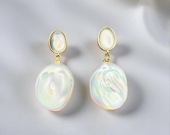 Baroque Freshwater Pearl Earrings, Gold Plate Pearl Earrings, Modern Bridal Earrings, Black Shell Earrings, Stud Earrings, Gift for her