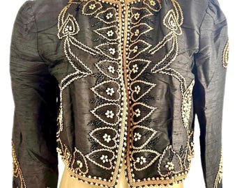 Bolero vintage negro con lentejuelas y cuentas, chaqueta corta de noche estilo art déco.