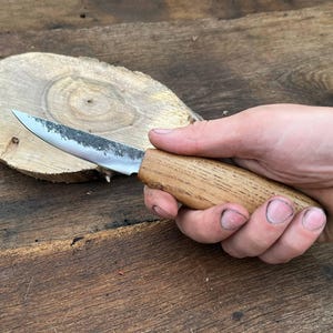 Handmade Wood Carving Knife | 8.5 cm Blade |Blade is made from high-carbon steel| Carving and Bushcraft Tool with Hardwood Handle