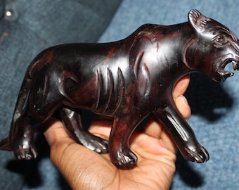 7.5 Inch long Ebony Hand carved Display Leopard Sculpture Blackwood Leopard Figurine