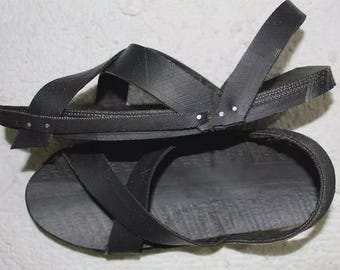 Sandalias Akala de neumático/neumático reciclado hechas a mano masai para hombre
