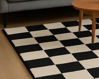 Alfombra de mechones a cuadros blancos y negros hecha a mano / Decoración moderna