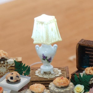 1:48 3D Lamp kit that is lit! New!