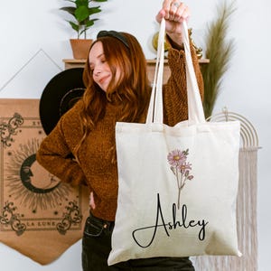 Geburtsmonat Blume Personalisierte Eco Tragetasche, Bachelorette Brautjungfer Geschenke, Geburtstagsgeschenk für sie, Hochzeitsgeschenk, Geschenk für Mutter, Frauen Geschenk