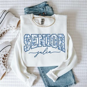 Custom Senior 2026 Chinoiserie Sweatshirt,Floral Senior 2026 Gift,Personalized Class of 2026 Blue Bow Coquette Sweatshirt,Toile De Jouy Grad