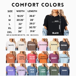 Puede incluir: Una carta de colores de camisetas Comfort Colors que muestra veinticuatro variantes, incluyendo blanco, marfil, espresso, flor, pl&aacute;tano, pimienta, &ntilde;ame, terracota, sand&iacute;a, naranja quemado, baya, chambray, violeta, orqu&iacute;dea, blue jean, verde claro, musgo y denim.