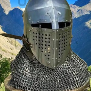 Medieval Crusader Great Helmet with Chainmail Aventail – Handcrafted Steel Armor for Reenactment & LARP