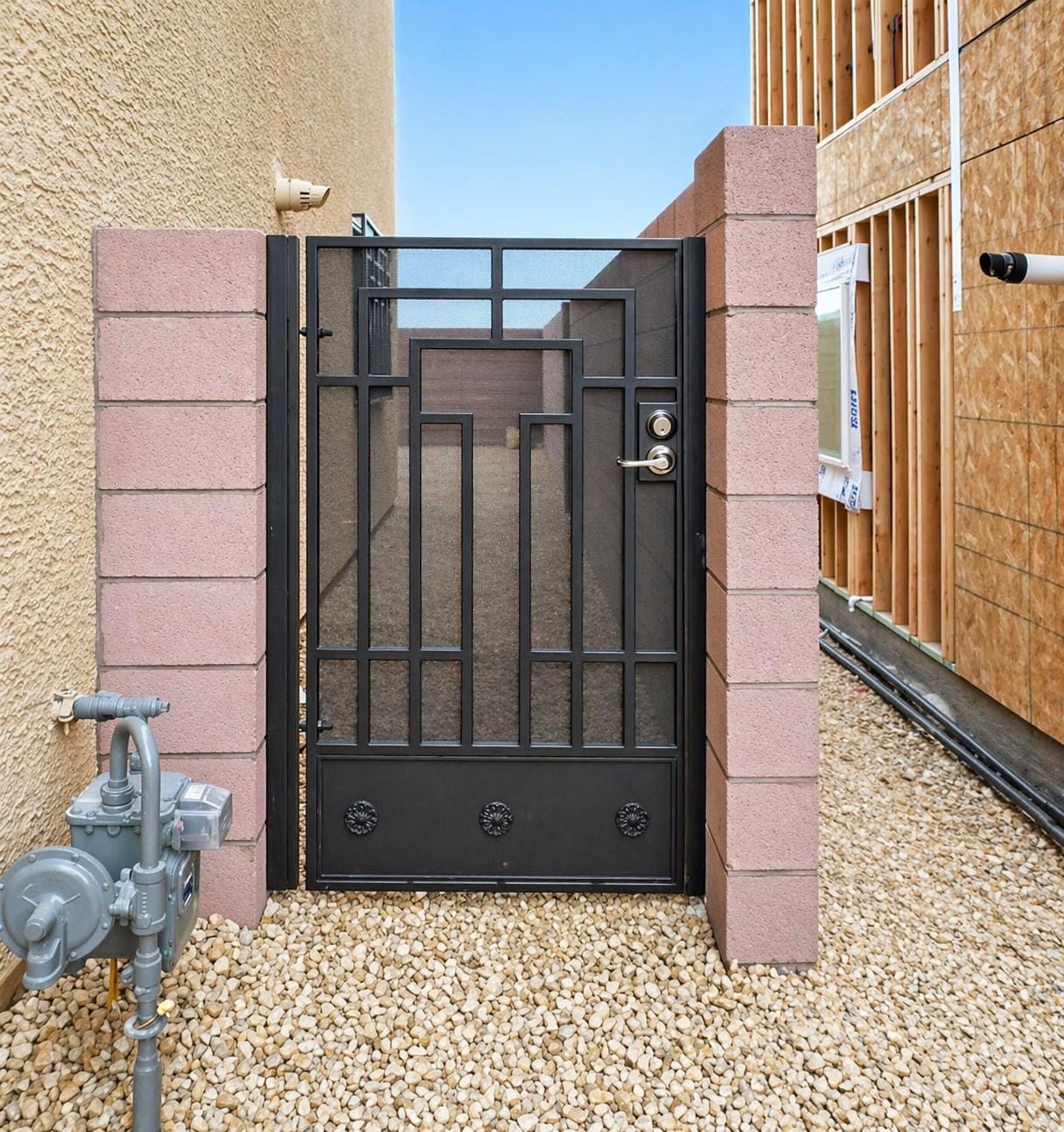 Custom Modern Metal Garden Gate | Geometric Steel Side Yard Gate | Powder Coated Security Entry Gate | Privacy Screen Gate