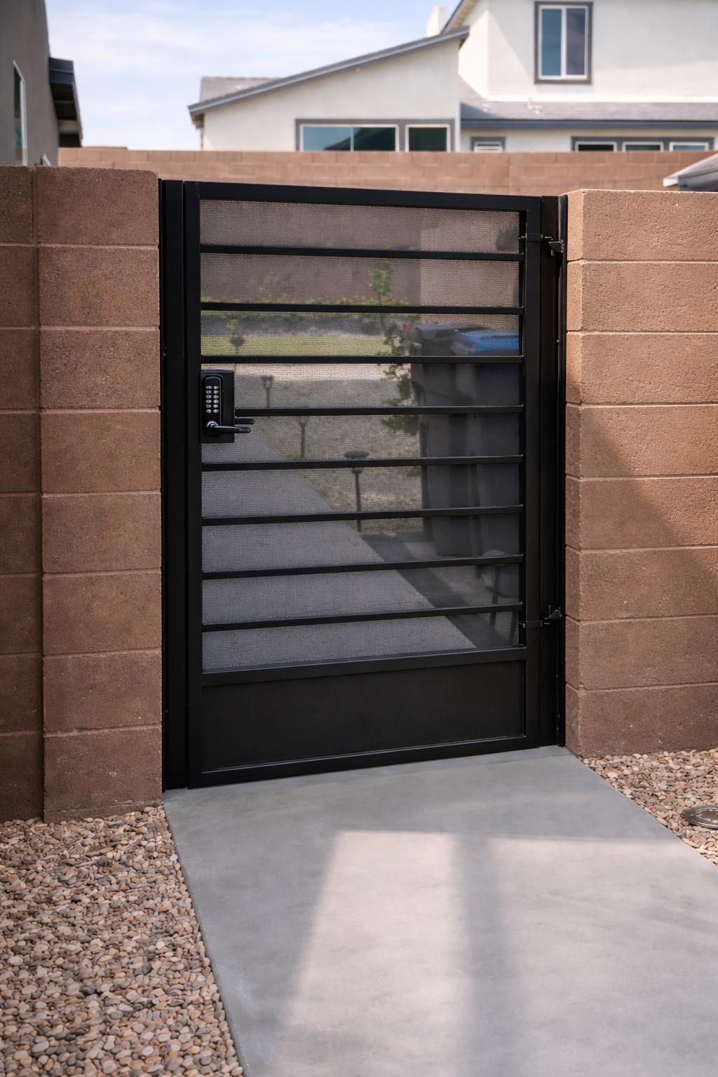 Modern Horizontal Slat Metal Gate with Privacy Screen | Custom Steel Security Gate | Powder Coated Entry Gate | Side Yard Gate with Keypad L