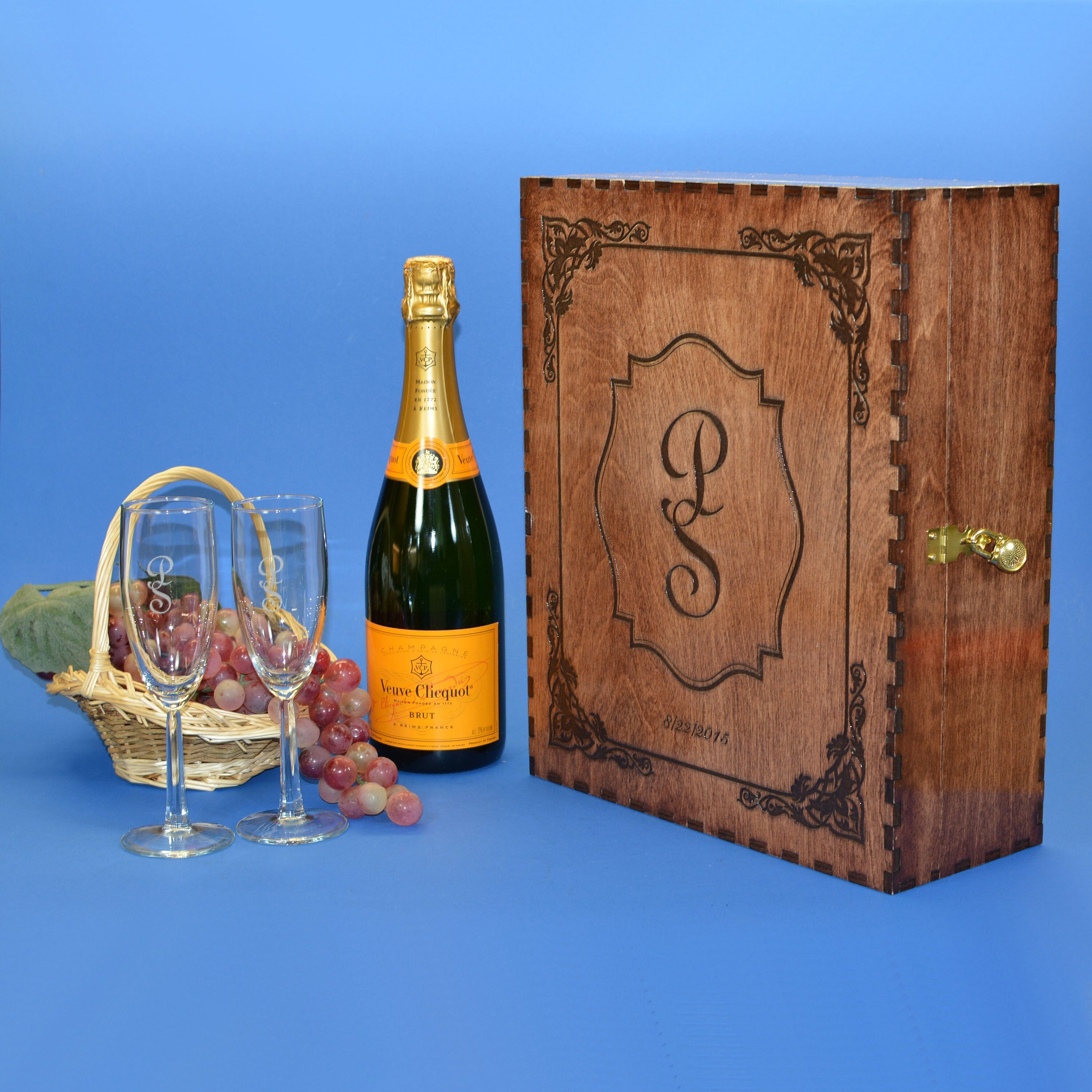 Elegant Wood Champagne Gift Box with 2 Etched Crystal Flutes and 2