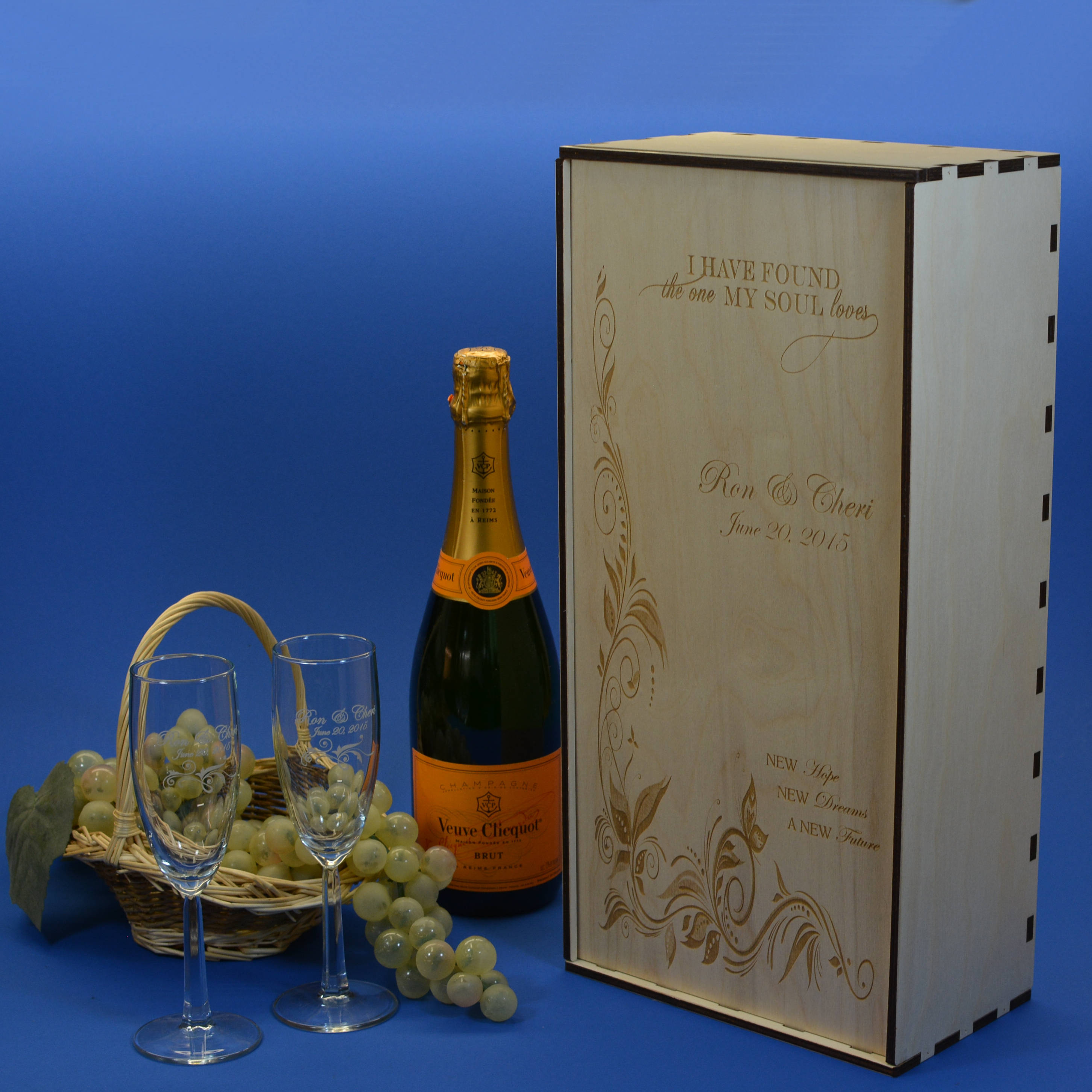 Wood Champagne Gift Box for a 750ml or 1.5L Bottle with 2 Custom Etched