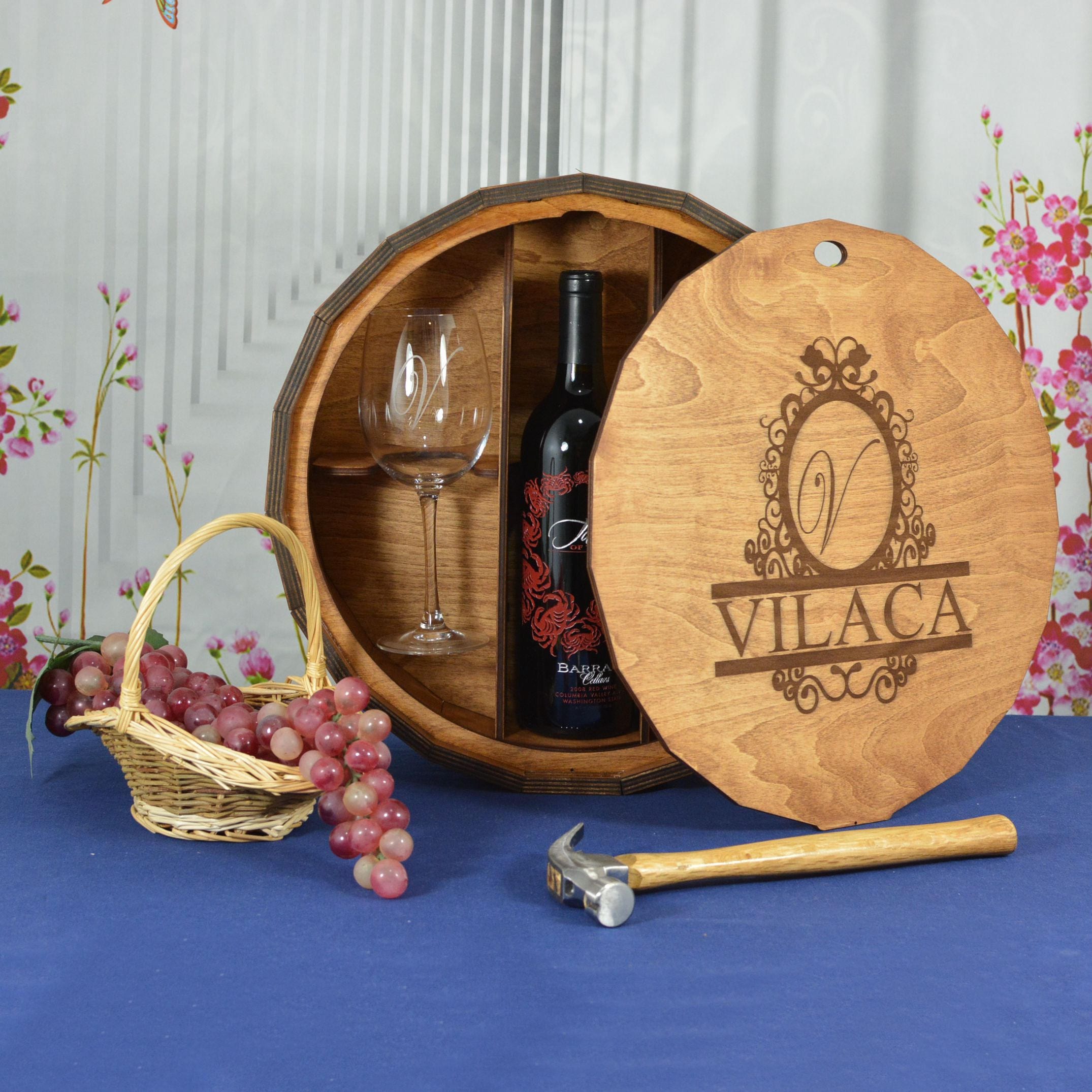 Boite bois personnalisée - Tonneau de vin dragées mariage, fût de vin