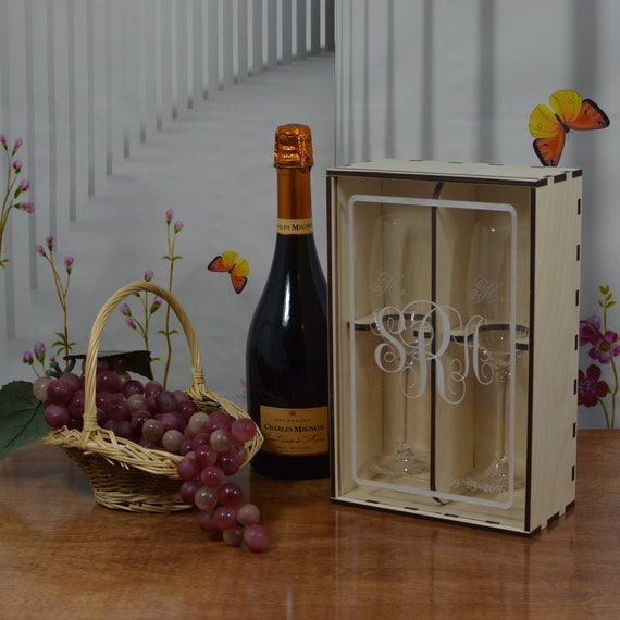 Personalized Champagne Flute Gift Box with Acrylic Front and 2 Custom Etched Crystal Flutes.