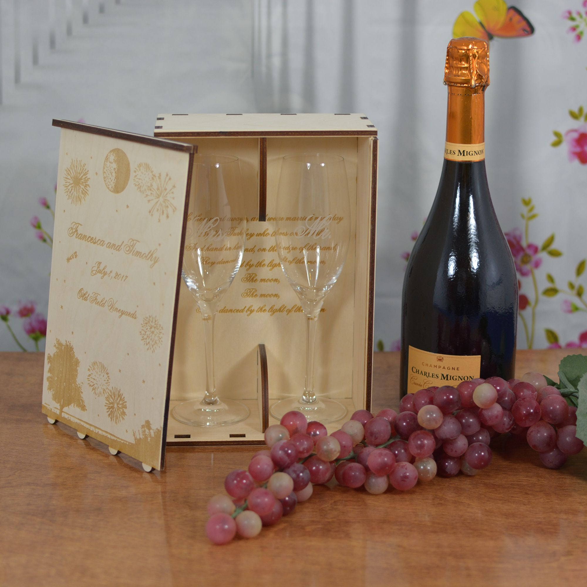 Personalized Wood Wedding Champagne Flute Gift Box with 2 Custom Etched