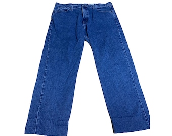 WRANGLER Rugged Wear Men's 40x32 Relaxed Fit 100% Cotton Blue Denim Jeans