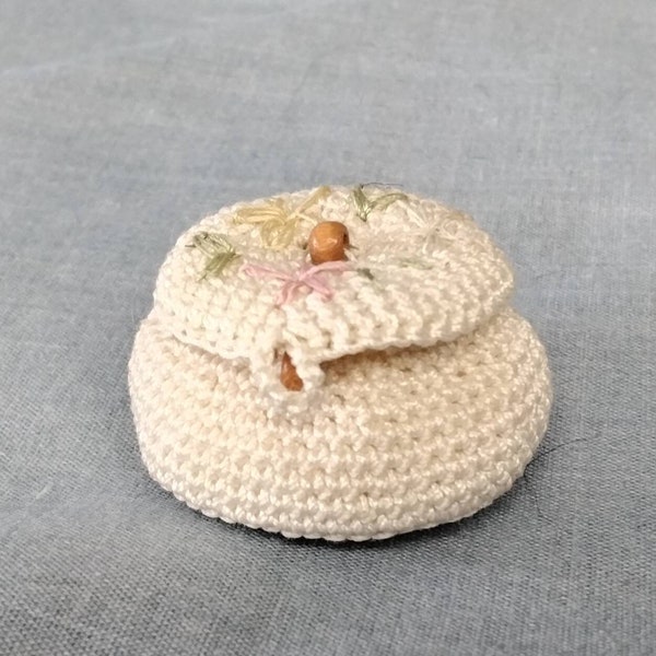 Miniature crocheted lidded Basket