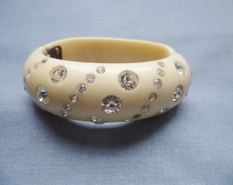 Mid Century Rhinestone Ivory Lucite Clamper 6.25" Hinged Bracelet