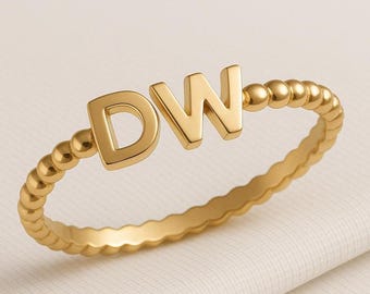 Bague initiale personnalisée - Lettre dorée personnalisée - Superposition de perles délicates - Cadeau bijoux monogramme