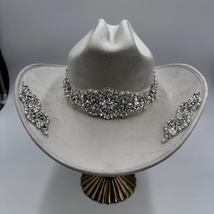Bridal Cowgirl Hat – Western Hat with Rhinestones and Pearls – Bachelorette - Birthday -  Gift for Her