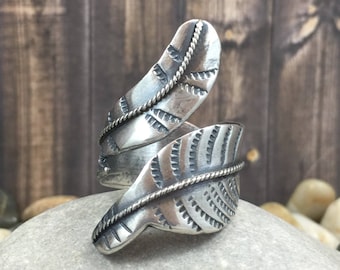 Wrap feather ring, handstamped adjustable ring, silver feather ring, handmade ring, handmade jewelry, nature jewelry, bird feather ring