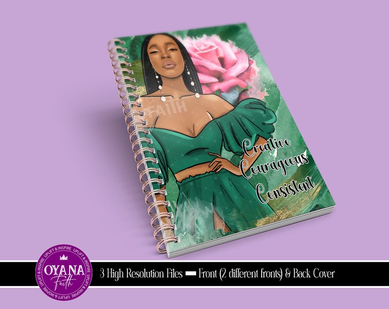 Puede incluir: Una libreta de espiral verde con una espiral dorada. La portada presenta una ilustraci&oacute;n digital de una mujer con cabello negro largo que lleva un vestido verde y una rosa rosa. El texto "Creative Courageous Consistent" est&aacute; impreso en la portada.