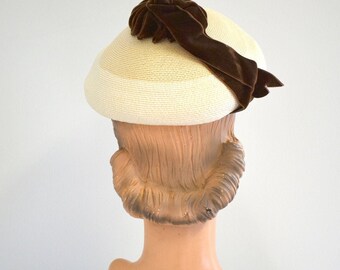 1950s Cream Straw Hat with Brown Velvet Ribbon Accent