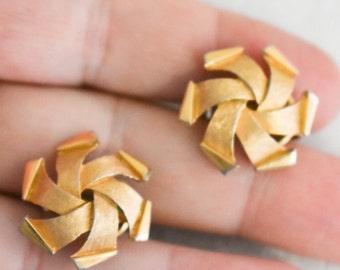 Vintage Trifari Gold Pinwheel Clip Earrings