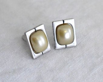 1960s/70s Hickok Faux Pearl Cuff Links