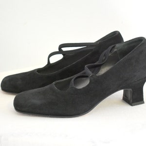 vintage black leather square toe heels / 90s chunky heel shoes / block heel  lug sole — Dusty Rose Vintage