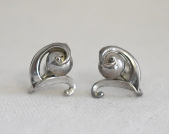 1940s/50s Karu Small Silver Screw Back Earrings