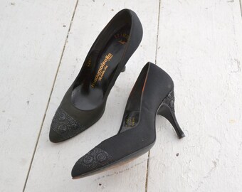 vintage 1960s wool felt clogs / floral embroidery / heels / slippers EU 37 / US 6.5 - 7 main image 0