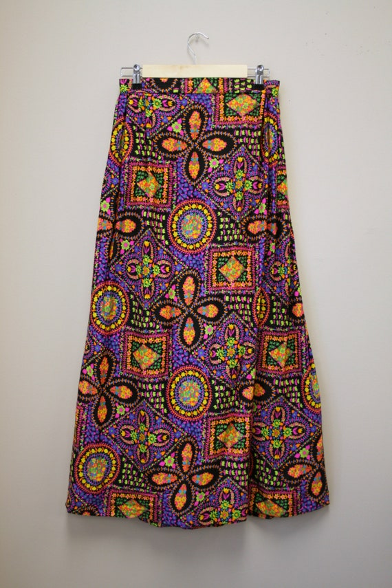 1960s Black and Neon Printed Maxi Skirt - image 2