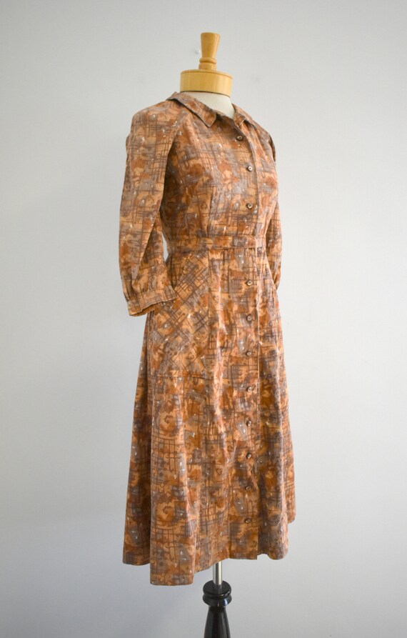 1940s Brown Printed Cotton Shirtwaist Dress - image 5